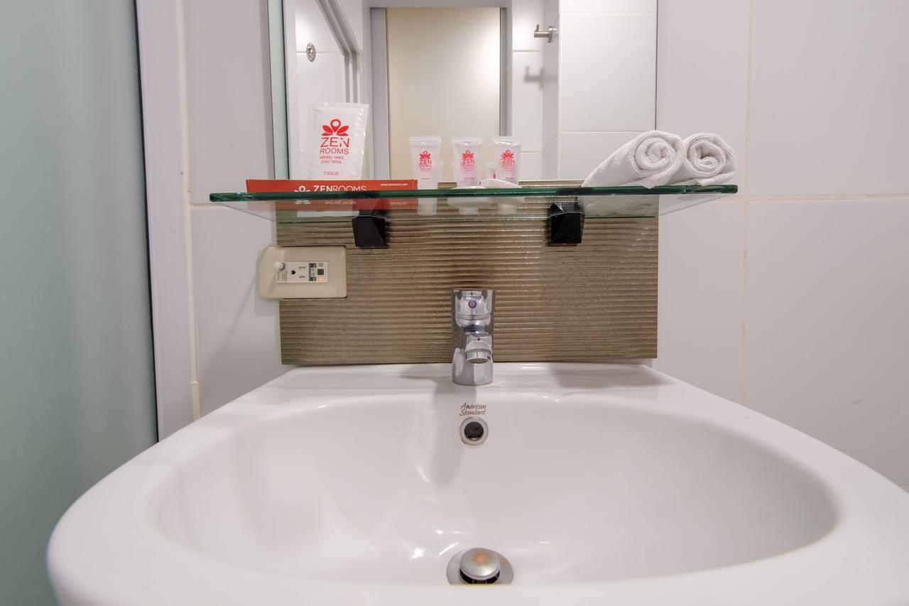 Zen Rooms Bangkal Makati Макати Экстерьер фото